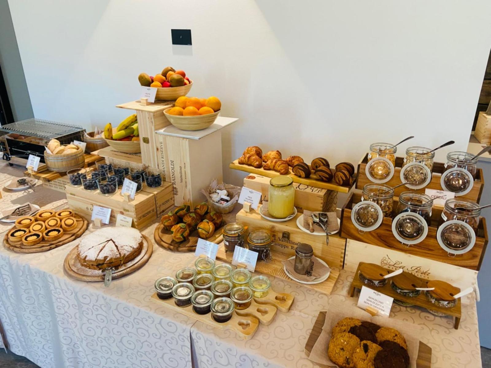 Chiuro Wine Hotel San Carlo - Relais & Spa - Boutique Hotel מראה חיצוני תמונה